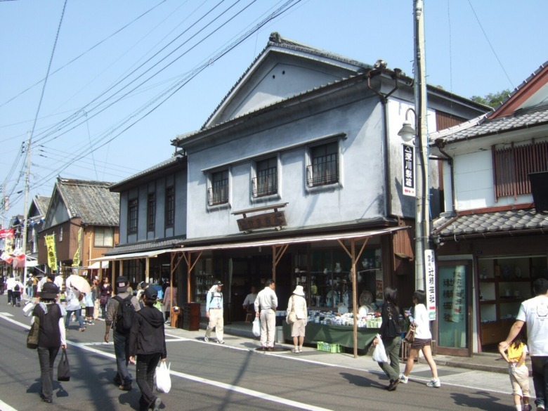 Saga Arita touki-ichi (Pottery Market in Arita, Saga Prefecture)