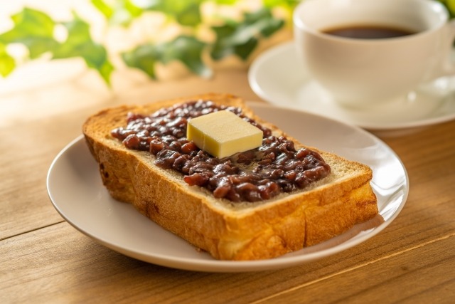 Ogura yokan azuki red bean jelly cake