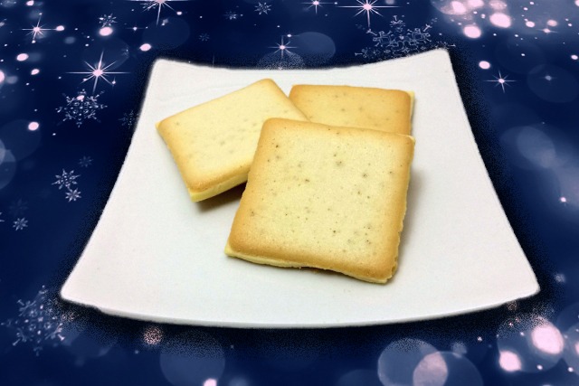 Hokkaido white chocolate sandwich cookies