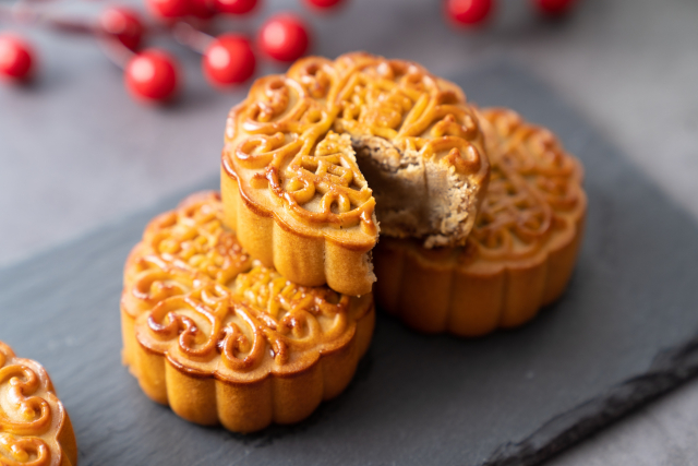 Mooncakes gift box inspired by Yokohama Chinatown