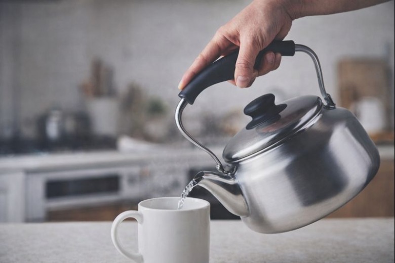 Stainless steel kettle designed by YANAGI Sori, minimalist Japanese industrial design classic
