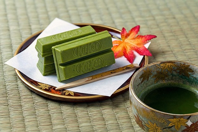 Nestle Japan KitKat Adult Sweetness Rich Matcha chocolate bars
