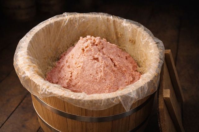 Nagano, Light-colored dry-style Shinshu rice miso made from rice koji and soybeans